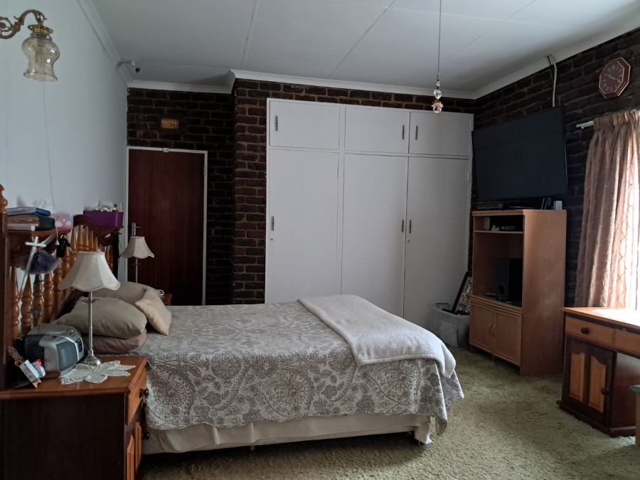 4 Bedroom Property for Sale in Safari Gardens North West